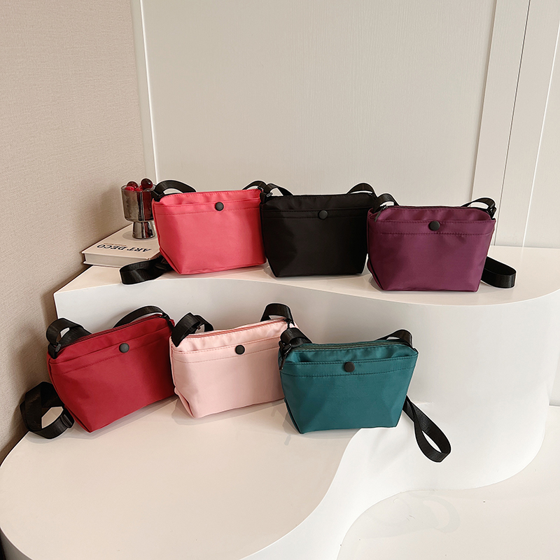 1 Piece Nylon Material Zipper Multicolor Lightweight Multi-Layer Casual Sports One-Shoulder Diagonal Bag